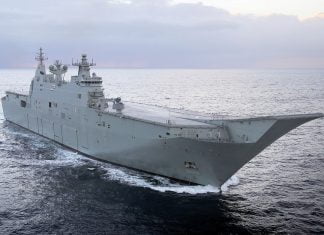 Marines conduct amphibious debarkation at Port of Darwin HMAS Canberra DMO 1