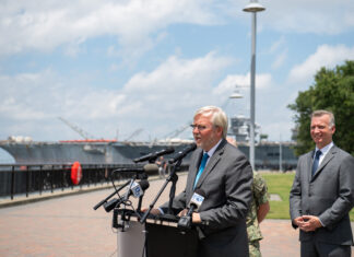 HII Hosts Australian Ambassador and Senator Kaine at Newport News Shipbuilding DCS23 218 235