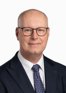 Phil Gordon head shot