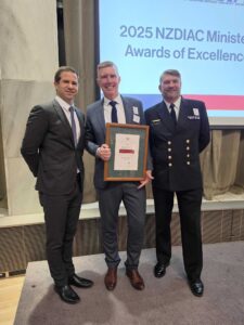 LtR Chris Penk (NZ Minister of Defence), Lance Bauerfeind (Company X), Greg Lowe (New Zealand Defence Industry Advisory Council)